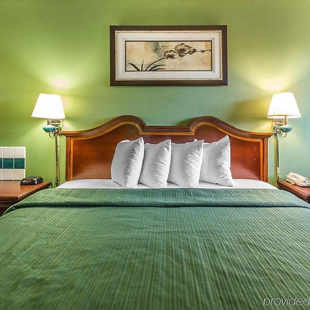 Quality Inn And Suites Macon Buitenkant foto