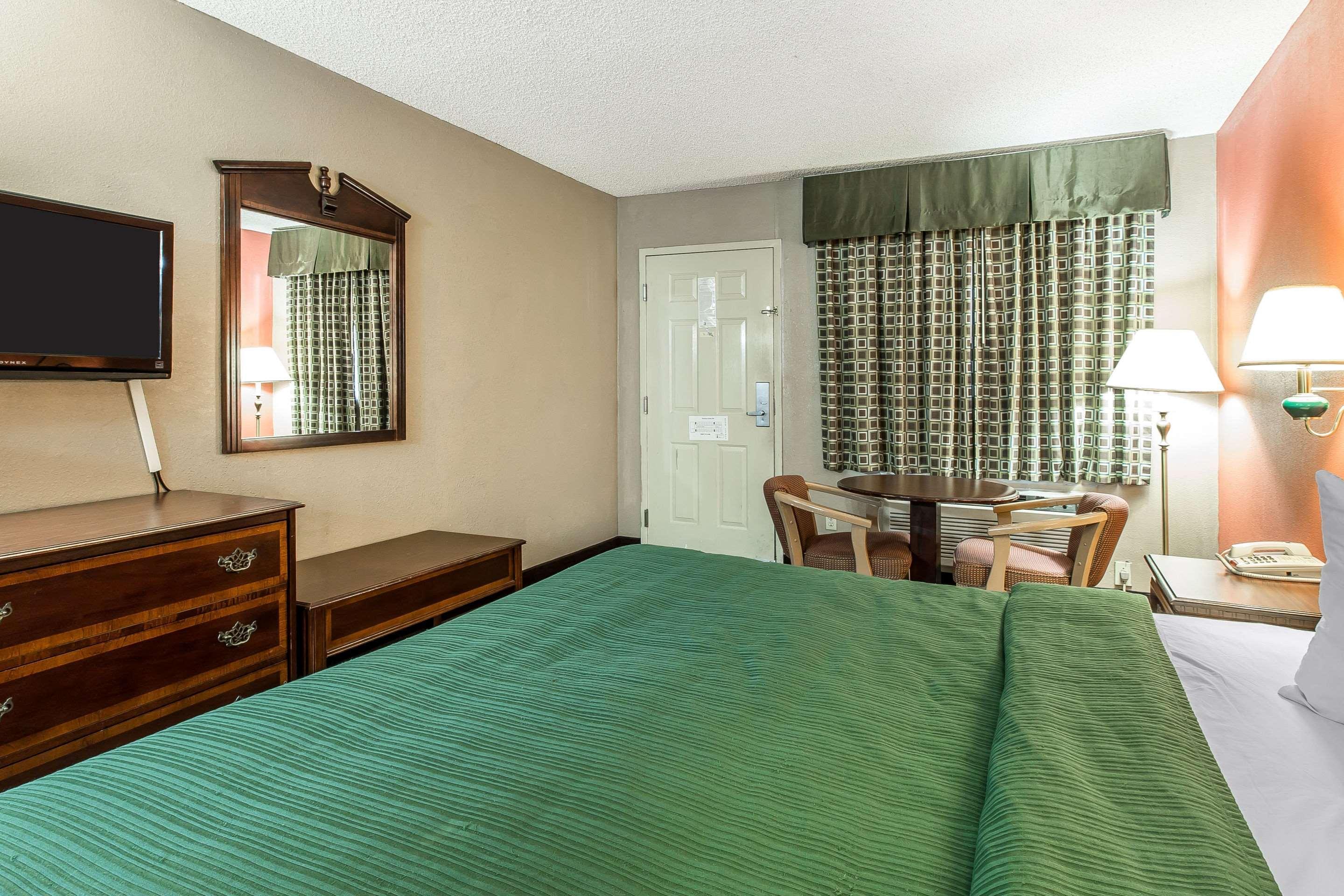 Quality Inn And Suites Macon Buitenkant foto