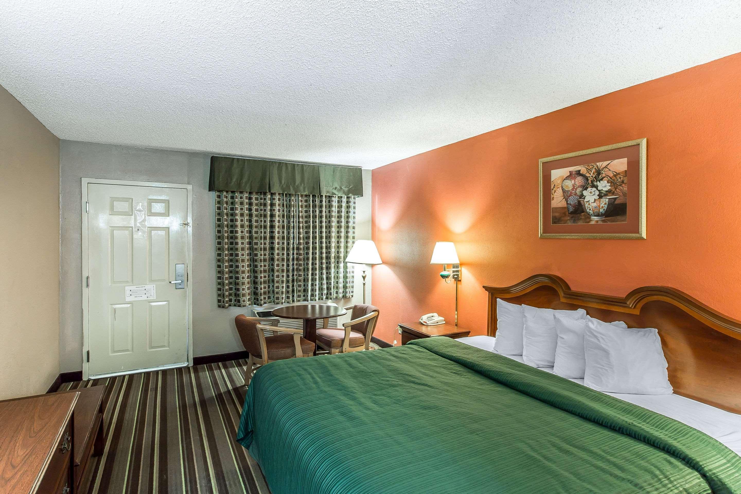 Quality Inn And Suites Macon Buitenkant foto