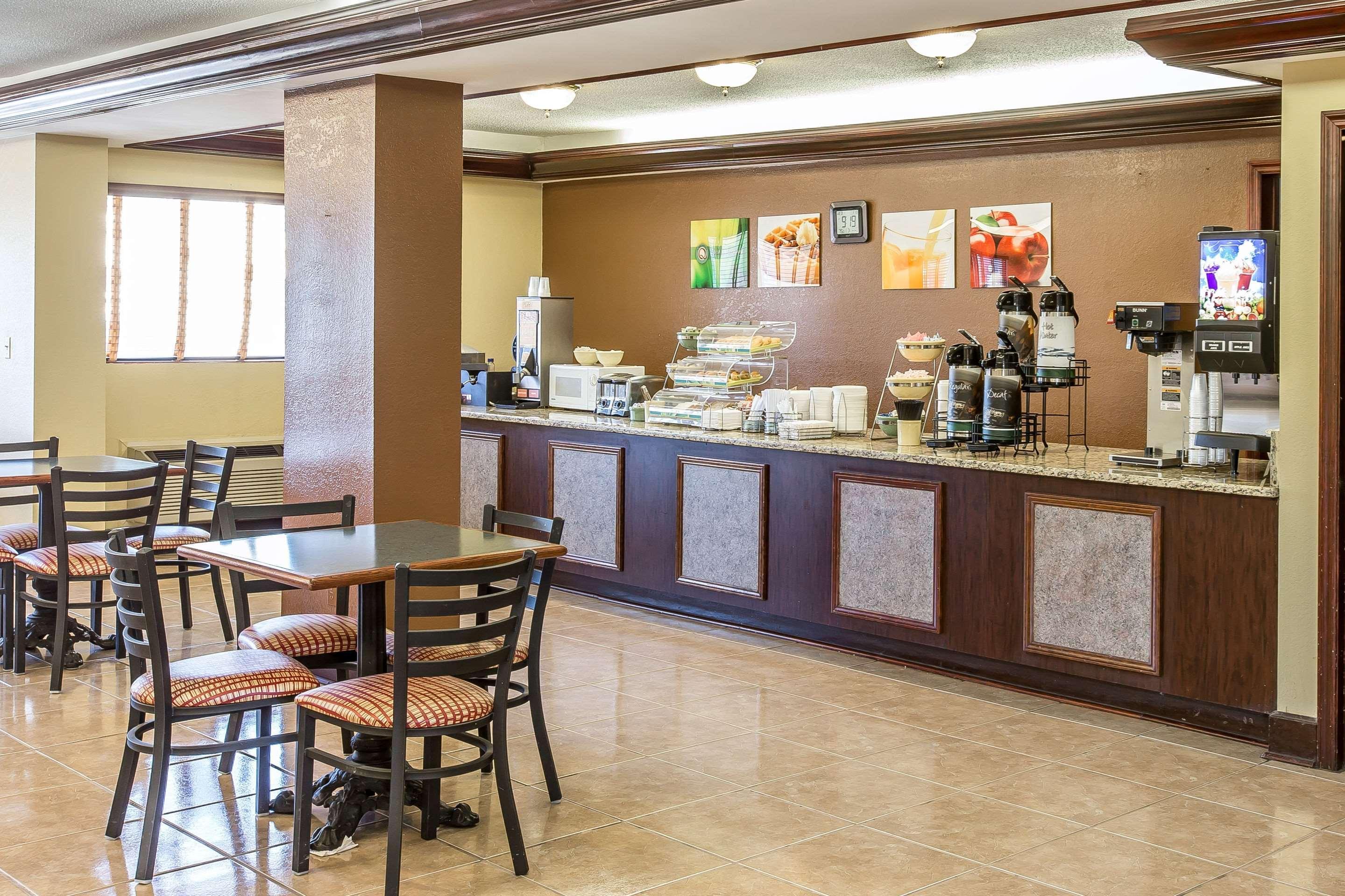 Quality Inn And Suites Macon Buitenkant foto
