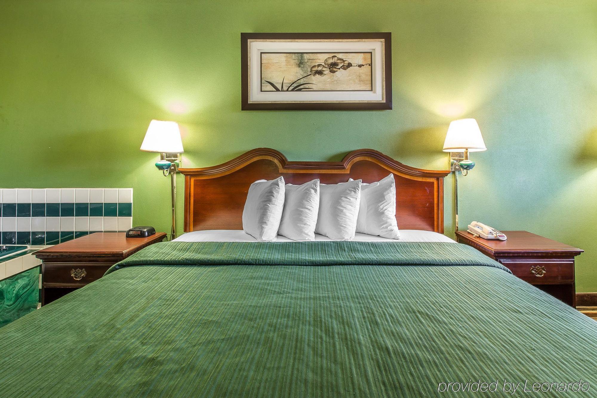 Quality Inn And Suites Macon Buitenkant foto