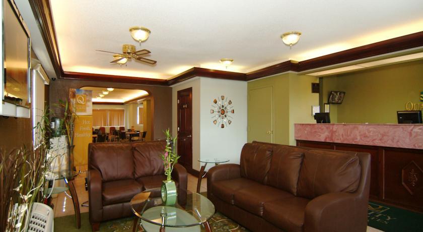 Quality Inn And Suites Macon Buitenkant foto